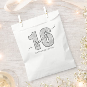 Bolsa De Papel Cumpleaños Dulces 16 Escritura Brillo Plata