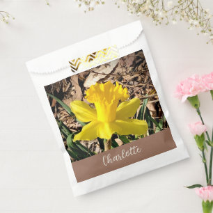 Bolsa De Papel Daffodil de primavera amarilla en el nombre person