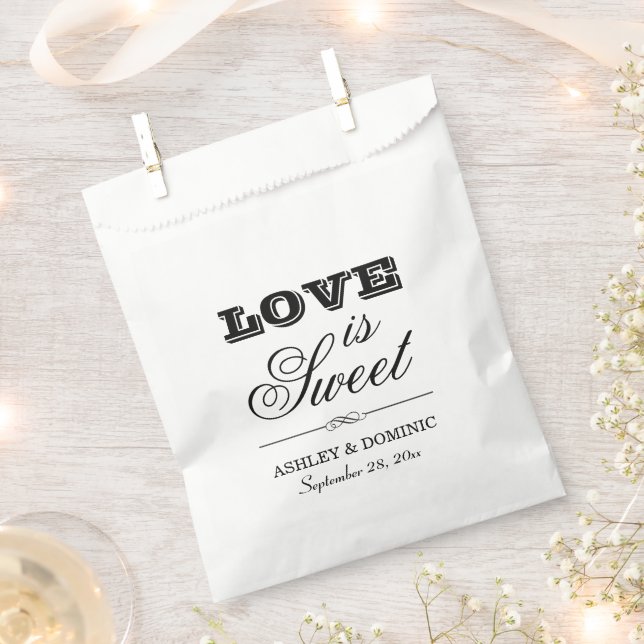 Bolsa De Papel El amor es un monograma de Boda negro dulce (Cortado)