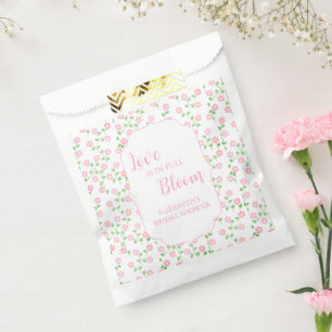 Bolsa De Papel El amor está en flor en la ducha nupcial floral ro