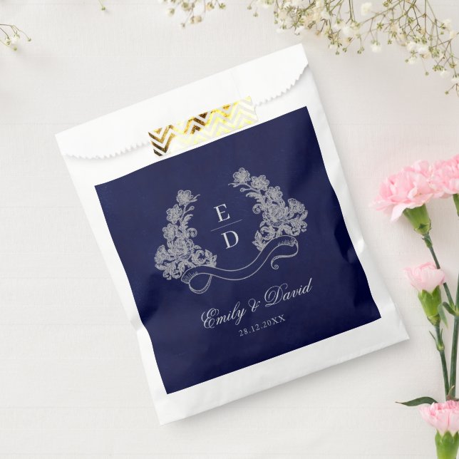 Bolsa De Papel Elegant Floral Crest Navy Monogram Wedding (Sellado)