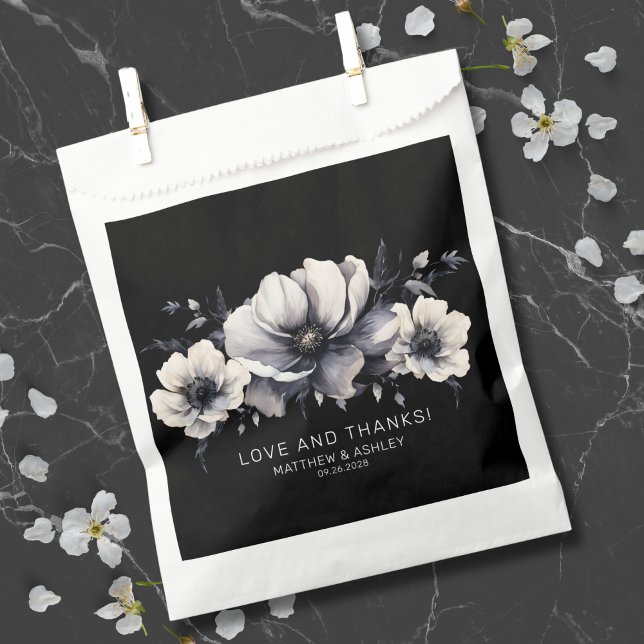 Bolsa De Papel Elegante Agradecimiento de Boda Floral Negro (Elegant Black Floral Wedding Favor Bag)