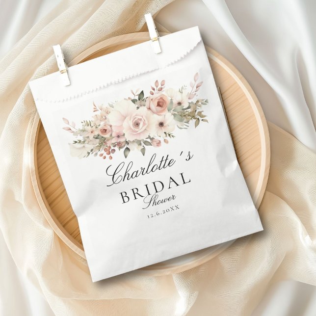 Bolsa De Papel Elegante ramo de flores pastel para Despedida de S (Elegant pastel flower bouquet Bridal Shower Favor Bag with your name and date.)