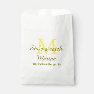 Bolsa De Papel Es una fiesta de soltera con monograma amarillo ca
