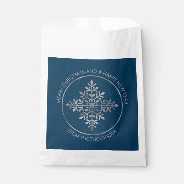Bolsa De Papel Faux Relieve metalizado plateado Snowflake On Blue (Anverso)