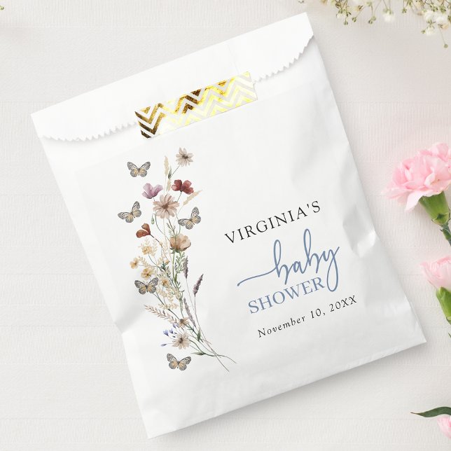 Bolsa De Papel Fiesta de Bebé de Flores Silvestres Bohemias Azule (Dusty Blue Boho Wildflower Baby Shower Favor Bag with Butterflies by Painted Paperie
)