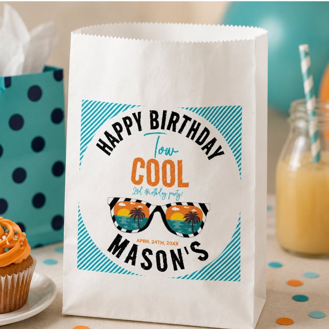 Bolsa De Papel Fiesta de cumpleaños número 2 de Two Cool Boy (Two Cool Boy 2nd Birthday Party Favor Bag)
