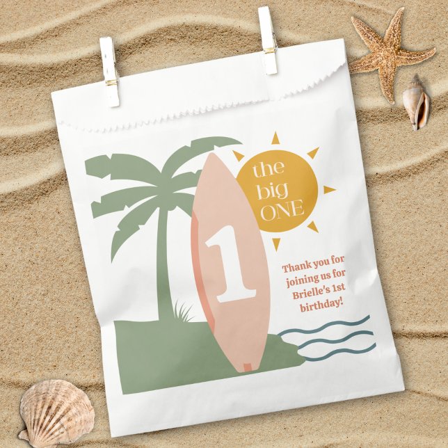 Bolsa De Papel Fiesta del primer cumpleaños del Océano Atlántico  ("the big one" surfboard surfing first birthday party favor bag custom girls 1st bday beach ocean )