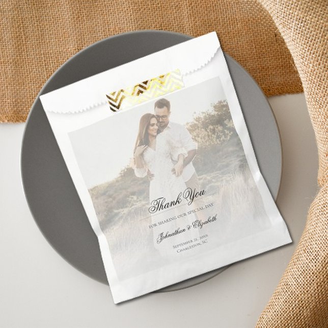 Bolsa De Papel Foto moderna con Boda superpuesto (Modern Photo with Overlay Wedding Favor Bag)