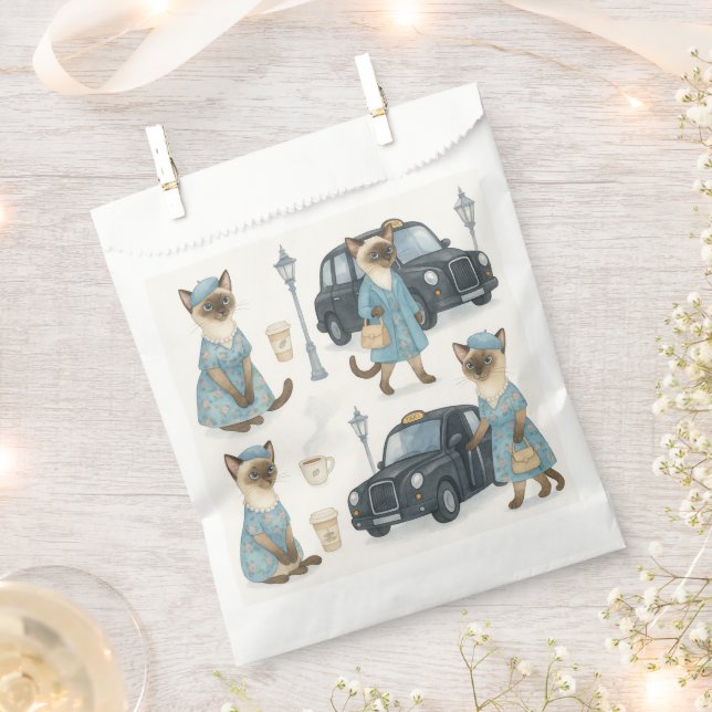 Bolsa De Papel Gato con taxi negro en Londres, Inglaterra (Cortado)