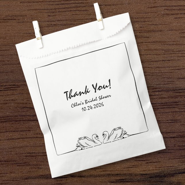 Bolsa De Papel Gracias por la ducha de novias interminable de Swa (Chic romantic swan-themed thank you bags. A stylish addition to your bridal shower celebration.)