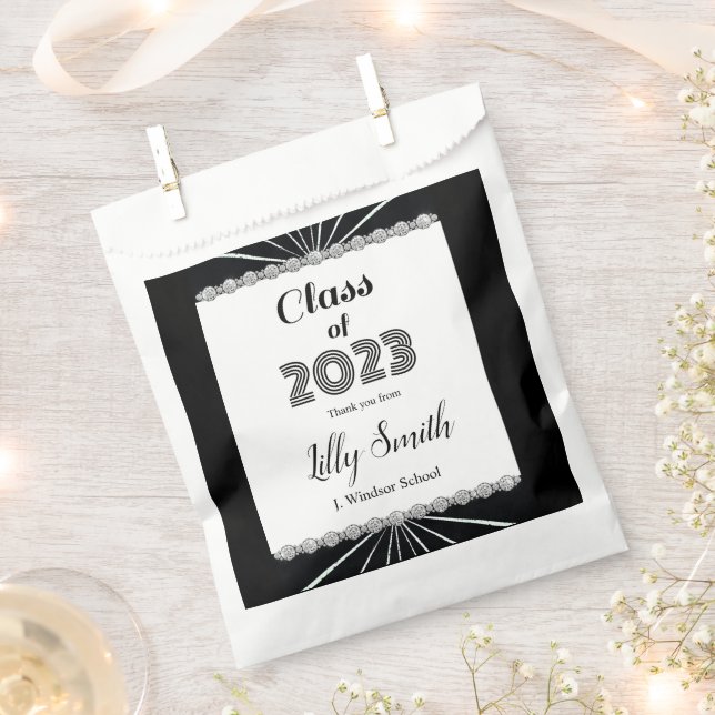 Bolsa De Papel Graduación Burst Black & White Class de 2023 (Cortado)