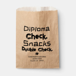 Bolsa De Papel Graduación. Diploma? Verificado. ¿Aperitivos? Veri