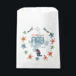Bolsa De Papel Kids Blue Paintball Boys Birthday Party<br><div class="desc">Este moderno diseño de bolsos de cumpleaños con temática de bolas de pintura para niños presenta un diseño de bolas de pintura azul, con una mesa de pintura, un ilustracion blanco y una bandeja de . El diseño azul puede ser personalizado con el nombre de tu hijo. ¡La combinación perfecta...</div>