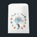 Bolsa De Papel Kids Blue Paintball Boys Birthday Party<br><div class="desc">Este moderno diseño de bolsos de cumpleaños con temática de bolas de pintura para niños presenta un diseño de bolas de pintura azul, con una mesa de pintura, un ilustracion blanco y una bandeja de . El diseño azul puede ser personalizado con el nombre de tu hijo. ¡La combinación perfecta...</div>