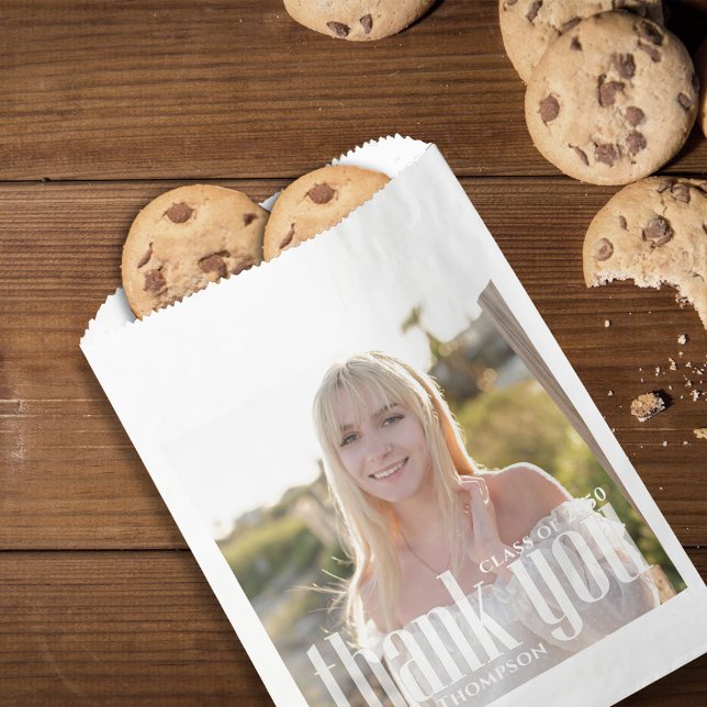 Bolsa De Papel La golosina de graduación favorece la caligrafía d (Classic gold calligraphy graduation thank you favor bag perfect for elegant grad party treats.)