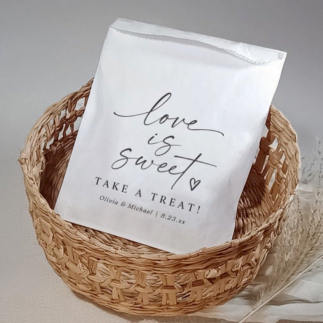 Bolsa De Papel Love is Sweet Black and White Script Wedding (Modern black and white wedding favor bag with “Love Is Sweet” script and heart design)