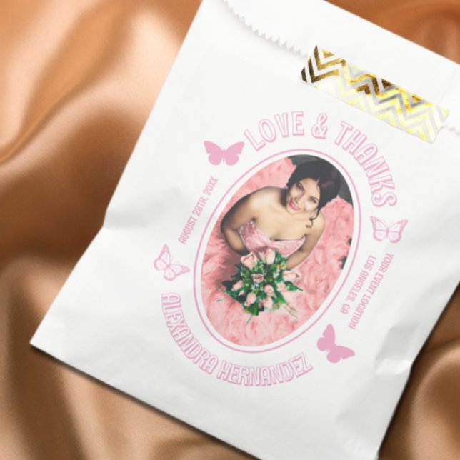 Bolsa De Papel Mariposas rosadas Quinceanera (Subido por el creador)