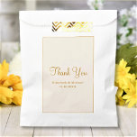 Bolsa De Papel Mensaje de texto personalizado Gracias Por Favorec<br><div class="desc">Personalizar el texto y crea fácilmente tu bolso de favor personalizado. Haga clic en PERSONALIZAR MÁS AÚN para cambiar el color de fondo o el color del texto. Puede TRANSFERIR este DISEÑO a otros productos de Zazzle y ajustarlo para que se ajuste a la mayoría de los artículos de Zazzle....</div>
