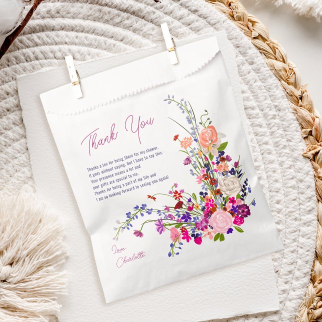 Bolsa De Papel Moda moderna de flores silvestres guión de lluvia  (Modern chic wild flowers script bridal shower favor bag)
