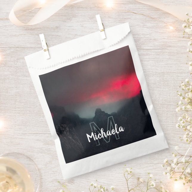 Bolsa De Papel Monograma de nubes, niebla y montañas quemadas (Cortado)