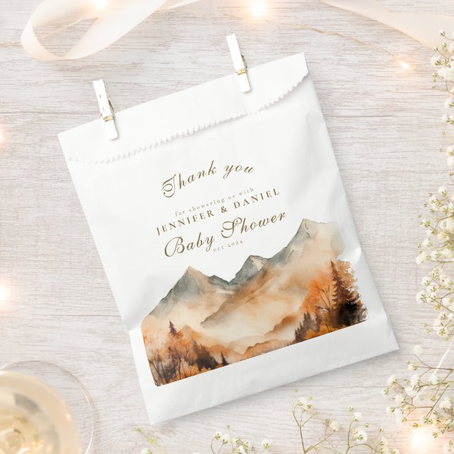 Bolsa De Papel Mountain Fall Adventure con Bear Baby Shower (Cortado)