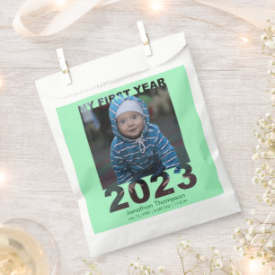 Bolsa De Papel My First Year 2023 Modern Cutout Baby Photo Green