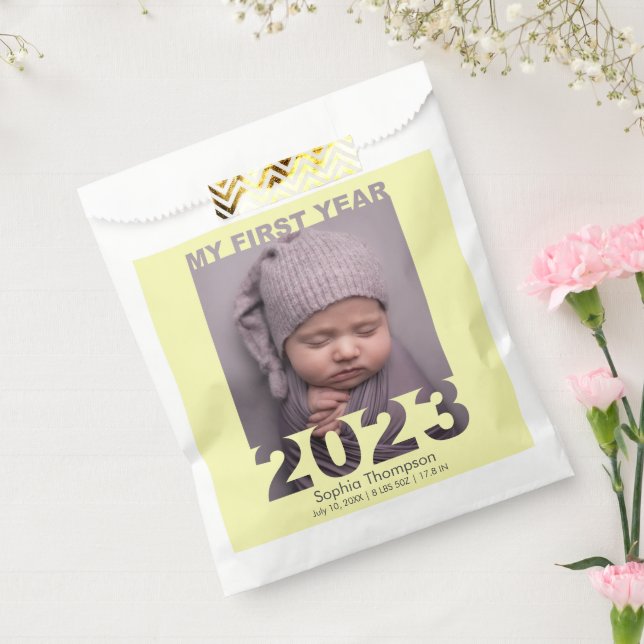 Bolsa De Papel My First Year 2023 Modern Cutout Baby Photo Yellow (Sellado)