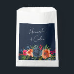 Bolsa De Papel Naranja azul vibrante Rojo Botánico<br><div class="desc">Elementos: flores acuáticas vibrantes y vegetación con nombres en un estilo moderno y divertido escrito a mano. Colores: azul, marina, azul polvoriento, naranja, terracota, siena quemada, rojo, crimson, verde. Temas: botánico, elegante, moda, moderno, romántico, casual, jardín, otoño, primavera, verano, exterior. Colección: Colección de Bodas botánicos rojos Naranja azul vibrante. Tipo...</div>