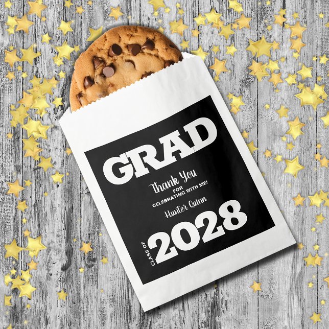 Bolsa De Papel Partido de Graduación en Blanco y Negro (Black and White Graduation Party Treat Favor Bags)