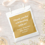 Bolsa De Papel Personalizado Baby Shower amarillo polvoriento mod<br><div class="desc">Gracias a sus invitados con estilo con estas bolsas Baby Shower Favor Amarillas de Mostaza, que presentan un elegante texto blanco sobre un rico fondo de mostaza. Perfecto para llevar regalos, regalos o pequeños recuerdos, estas bolsas de personalizable son ideales para los modernos, boho o ducha minimalista. Personalice con los...</div>