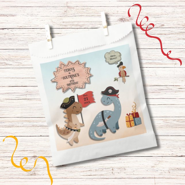Bolsa De Papel Personalizado de la fiesta de cumpleaños de los ni (Dinosaurs TRex and Brontosaurus dress up as Pirates for the Twins Birthday Party.)