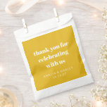 Bolsa De Papel Personalizado lindo Parejas Amarillas Ducha Gracia<br><div class="desc">Minimalista Moderno Personalizado lindo Parejas Amarillas Ducha Bridal Gracias A Favor Bolsa</div>