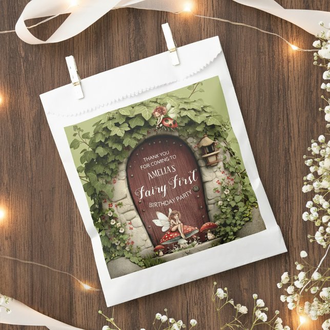Bolsa De Papel Puerta de Hada Encantada Fiesta de Cumpleaños Prim (Enchanted Fairy Door Fairy First Birthday Party Favor Bag)