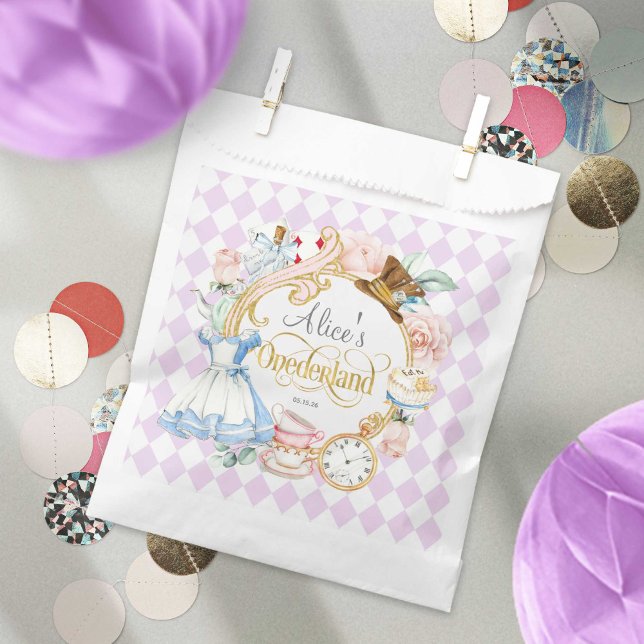 Bolsa De Papel Púrpura alice Onederland, aperitivos de primer cum (Purple, Alice Onederland, girl 1st birthday favor bags.)