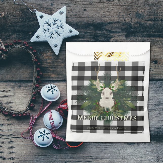 Bolsa De Papel Reno festivo de búfalo (Buffalo Plaid Festive Reindeer Favor Bag)
