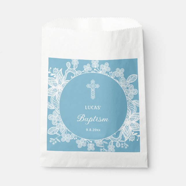 Bolsa De Papel Ropa blanca sobre el bautismo azul pastel (Anverso)