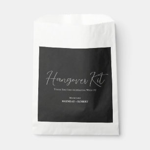 Bolsa De Papel Ropa negra Simple Script Hangover Recovery Kit