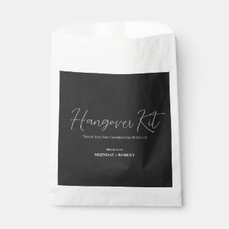 Bolsa De Papel Ropa negra Simple Script Hangover Recovery Kit