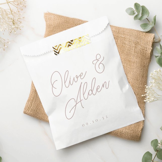 Bolsa De Papel Rosa Taupe Boda de nombres de script sobredimensio (Subido por el creador)