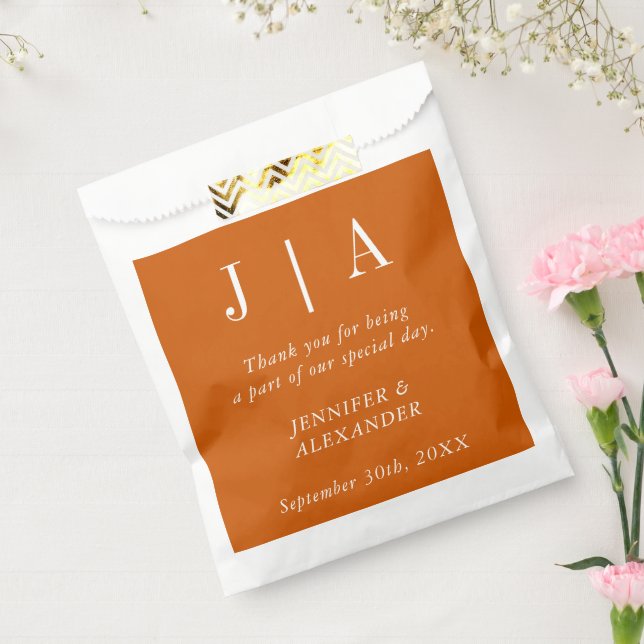 Bolsa De Papel Simple Nombre de Pareja Monograma Naranja Quemado  (Sellado)