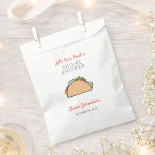 Bolsa De Papel Taco sobre una ducha de novias en un bar de comida