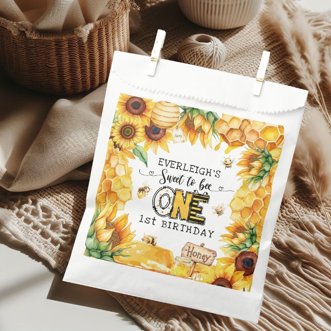Bolsa De Papel Tan dulce de ser un floral primer cumpleaños (Subido por el creador)