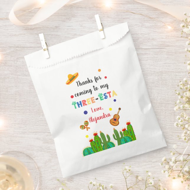 Bolsa De Papel Tres fiestas de esta Fiesta en tercer cumpleaños (Cortado)
