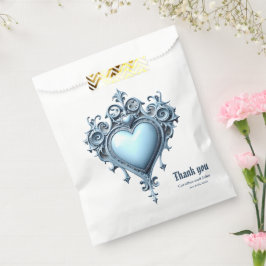 Bolsa De Papel Un arco azul claro ornamentado con acentos florale