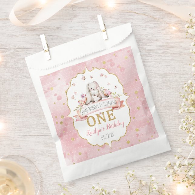 Bolsa De Papel Un conejo cumple un primer cumpleaños (Cortado)
