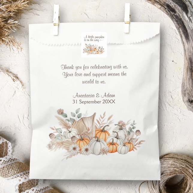 Bolsa De Papel Un pequeño Baby Shower de calabaza (A Little Pumpkin Is On The Way Baby Shower Thank You Bag and Sticker)