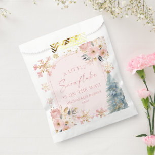 Bolsa De Papel Un pequeño Baby Shower de invierno rosa con copo d