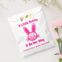 Bolsa De Papel Un Pequeño Conejo Está En Camino