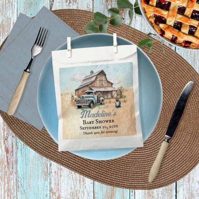 Bolsa De Papel Un pequeño pequeño granjero, niño pequeño, ducha g ("A Cute Little Farm Boy Is On His Way!" Rustic Barn and Vintage Truck Boy Baby Shower Favor Bags)